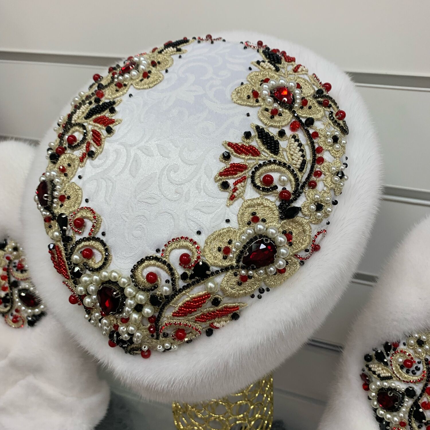 Шапка и варежки «Морозко» из натурального меха норки – заказать на ...