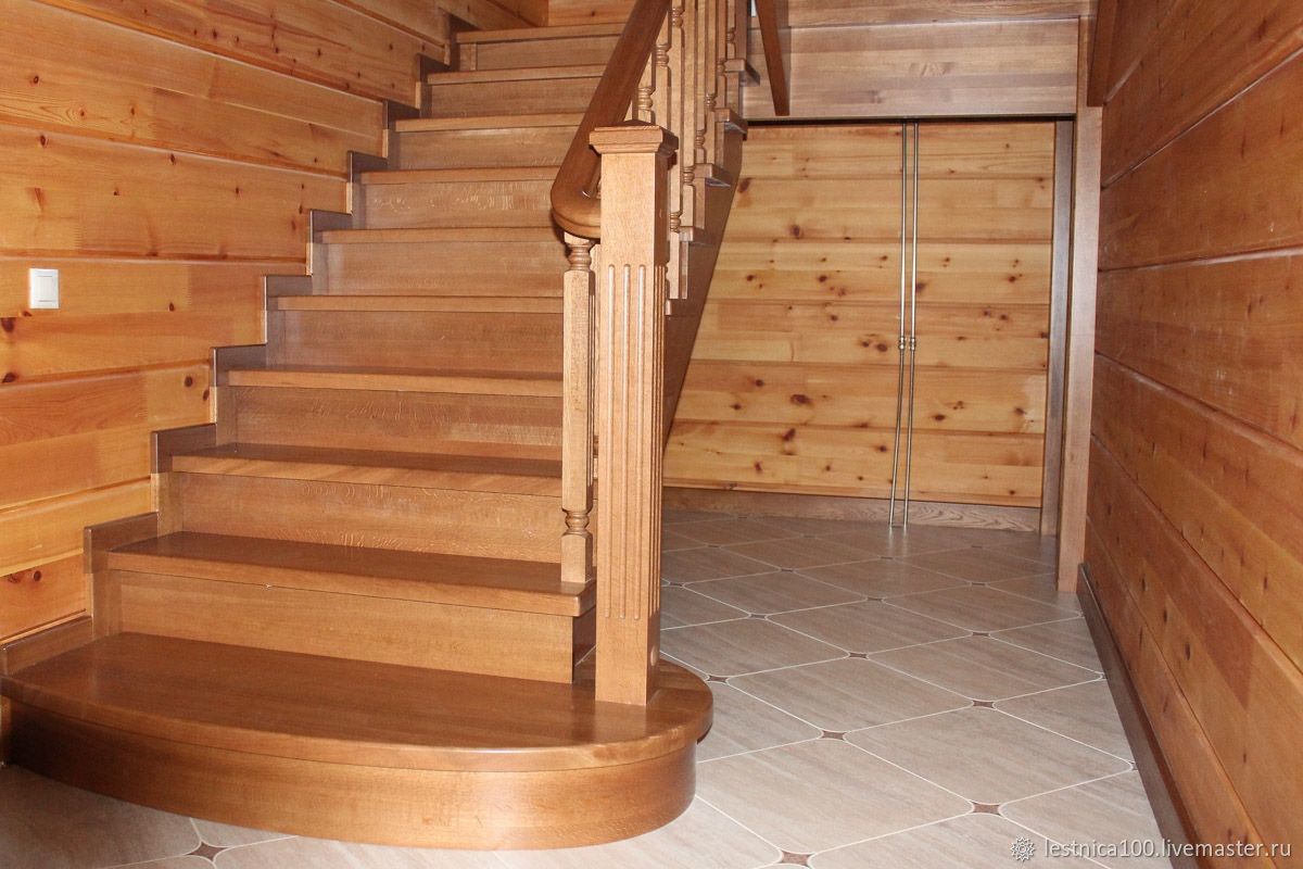 Лестница в дом лиственница. Деревянная лестница под ключ. Деревянная лестница под ключ. Красивые деревянные лестницы. П-образная лестница из дуба.