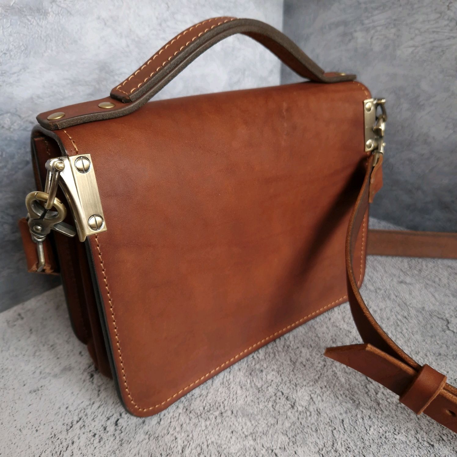 Сумка из ременной кожи коньячного цвета в интернет-магазине на Ярмарке ...