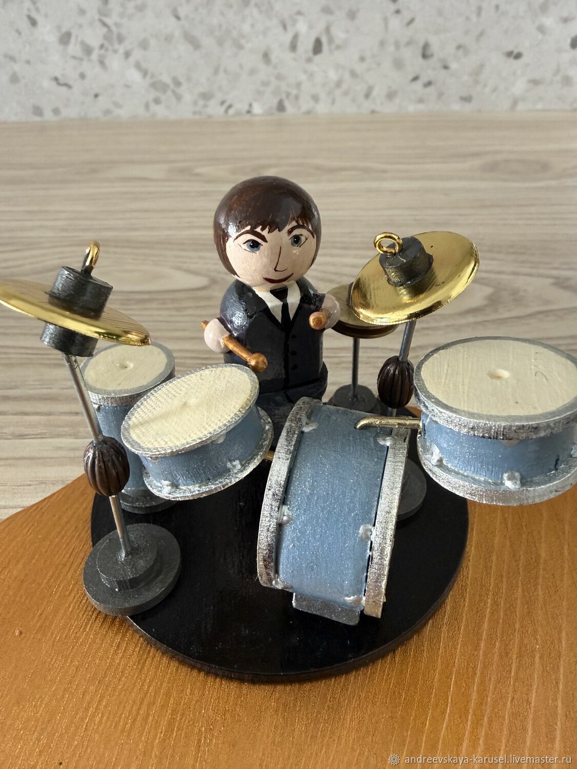 Набор елочных игрушек Beatles на заказ в интернет-магазине Ярмарка