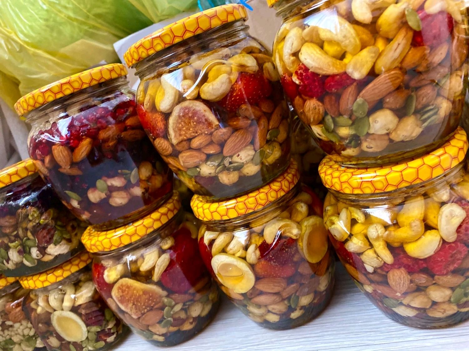 Ореховый микс с медом и ягодами в интернет-магазине Ярмарка Мастеров по ...