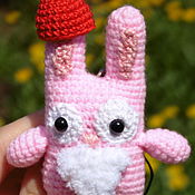 The housekeeper knitted. Pig key holder. Case for stick
