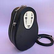 Кожаный рюкзак с аппликацией и ручной росписью