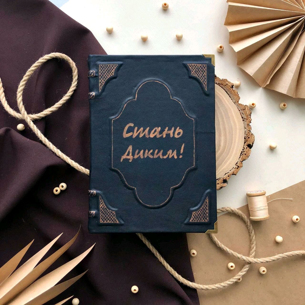 Скрапбукинг блокноты в винтажном стиле. Блокнот в стиле скрапбукинг. Скрапбукинг блокнот. Блокнот в стиле скрапбукинг. Ежедневник в стиле скрапбукинг.