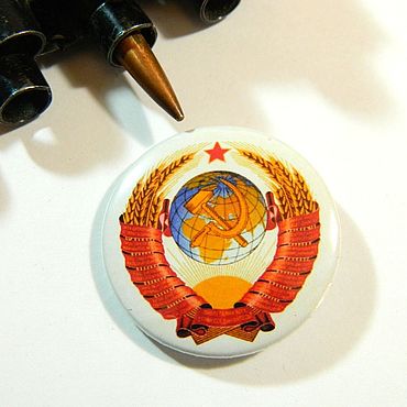 Украшения ручной работы. Ярмарка Мастеров - ручная работа Значок в советском стиле 2 варианта "Герб СССР 1922-1991". Handmade.