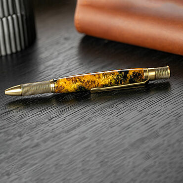 Канцелярские товары ручной работы. Ярмарка Мастеров - ручная работа Шариковая ручка Engineer с шишками ольхи в футляре. Handmade.