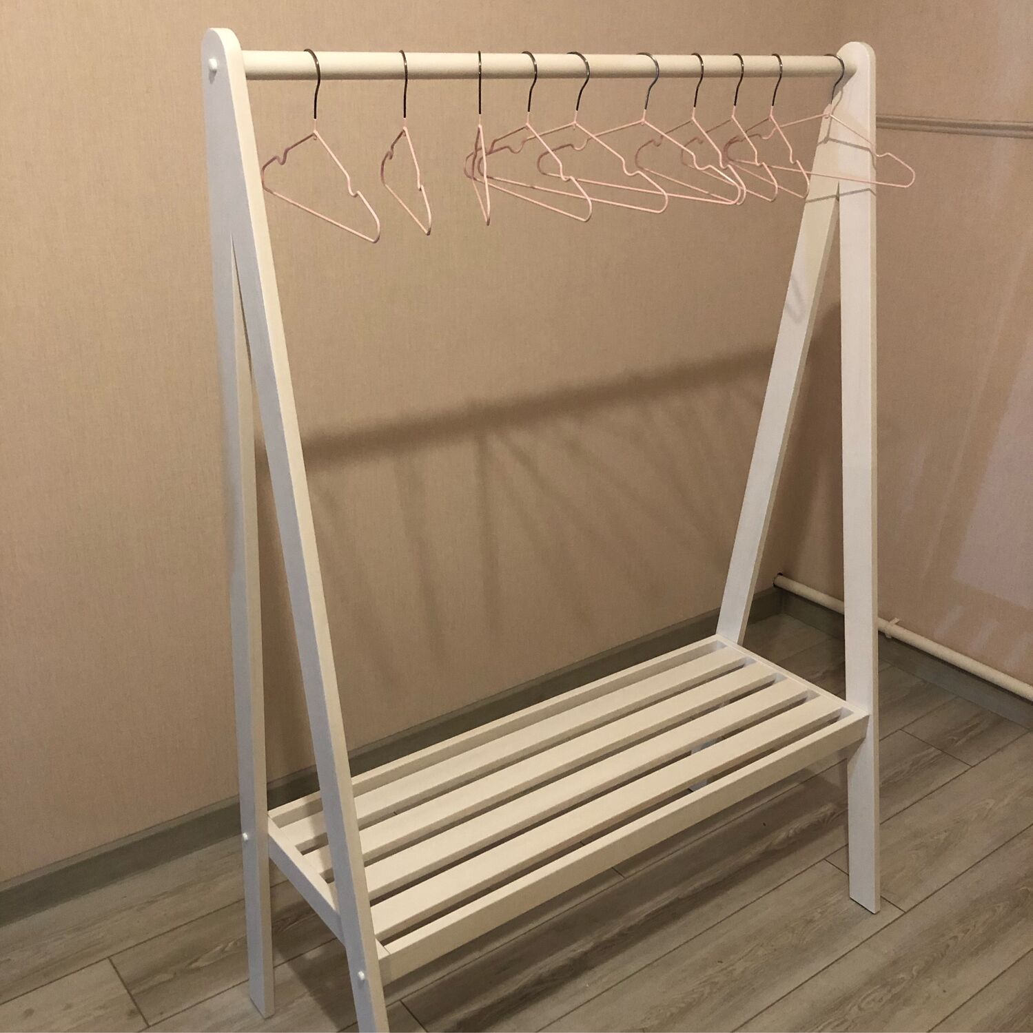 Деревянная вешалка напольная - стойка для одежды для детской комнаты в .