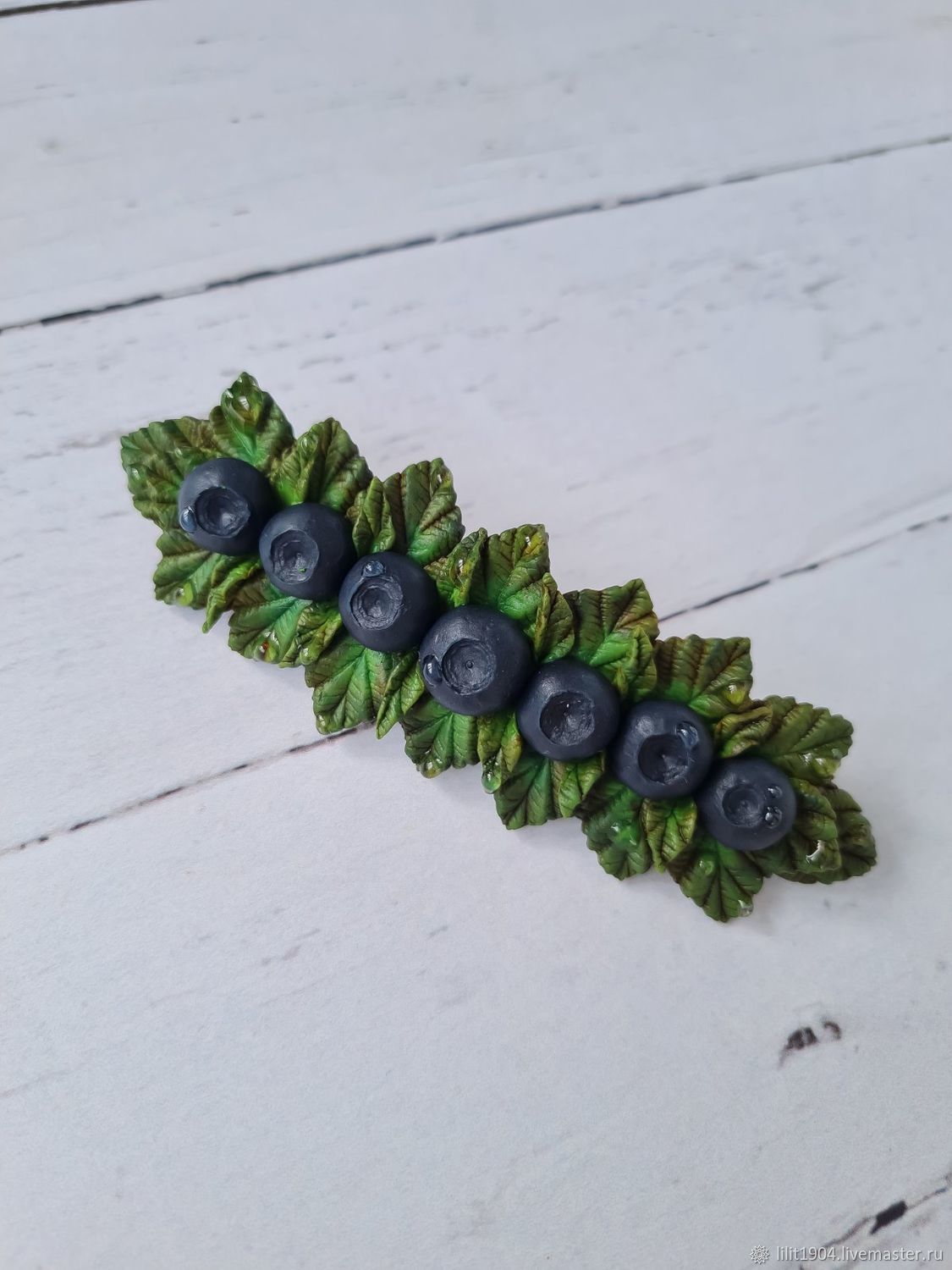 Заколка с черникой из полимерной глины купить в интернет-магазине ...