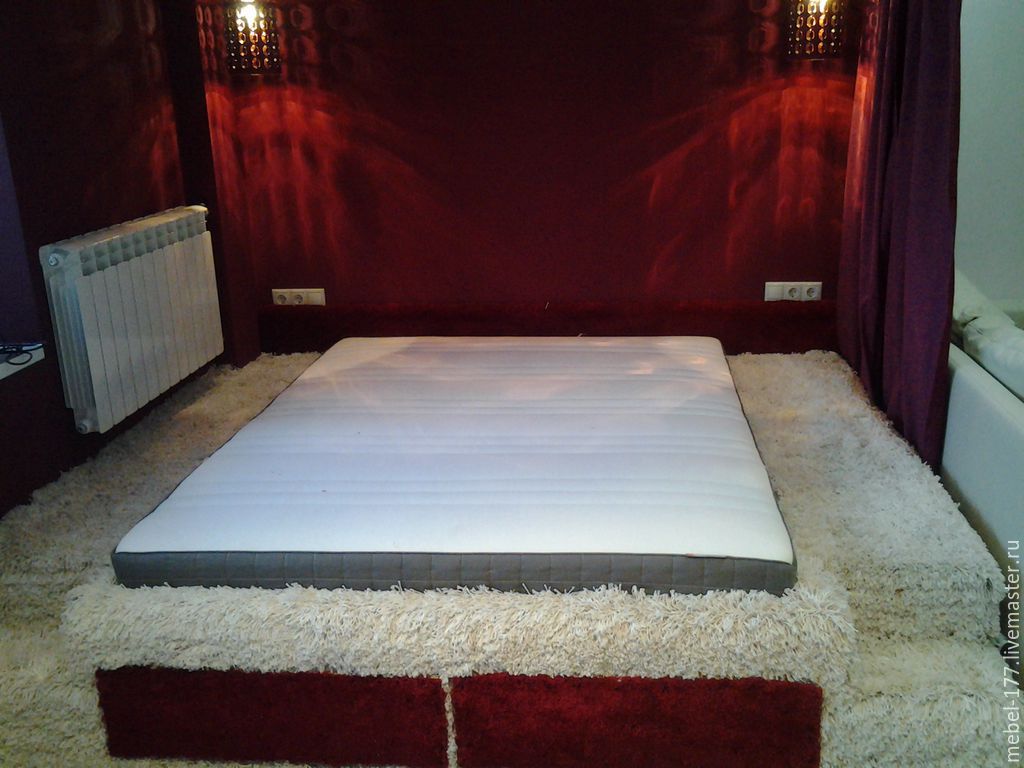 Кровать-подиум в стиле лофт Shide
