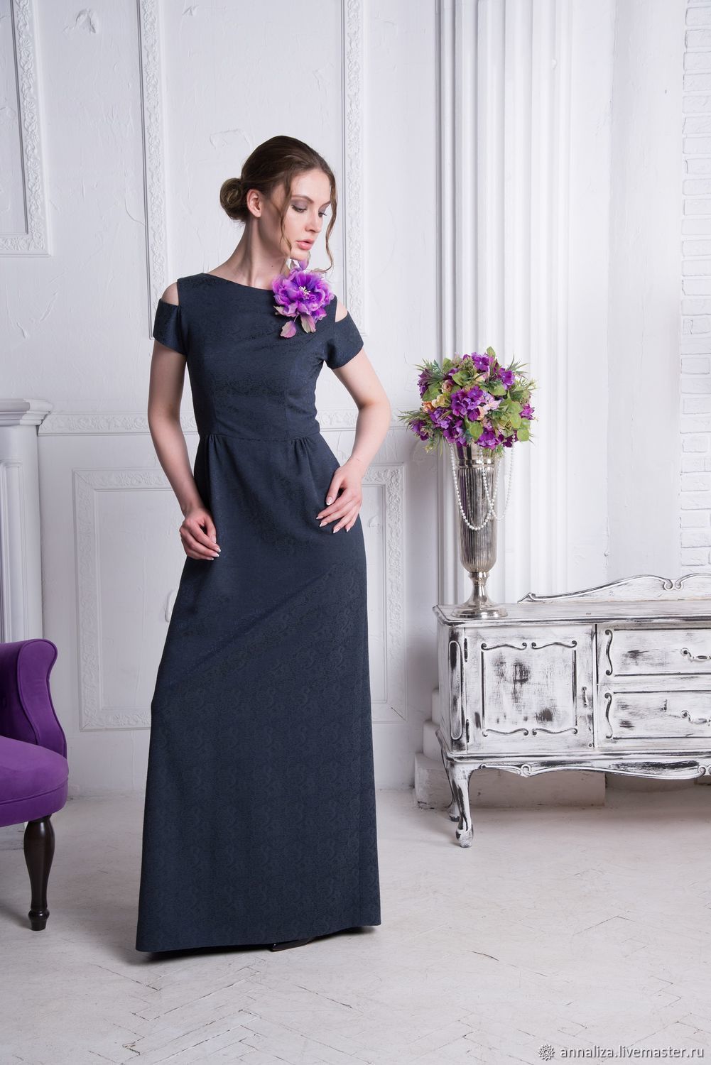 Вечернее платье со шлейфом купить в интернет-магазине Ярмарка Мастеров ...