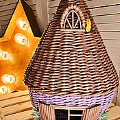 Настольная лампа с плетеным абажуром