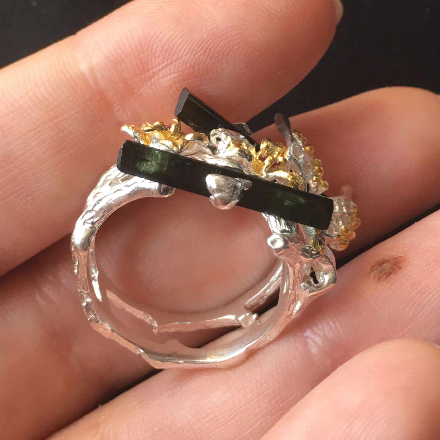Золотое кольцо камыш. Кольцо мотылек. Купить кольцо мотылек с турмалином.