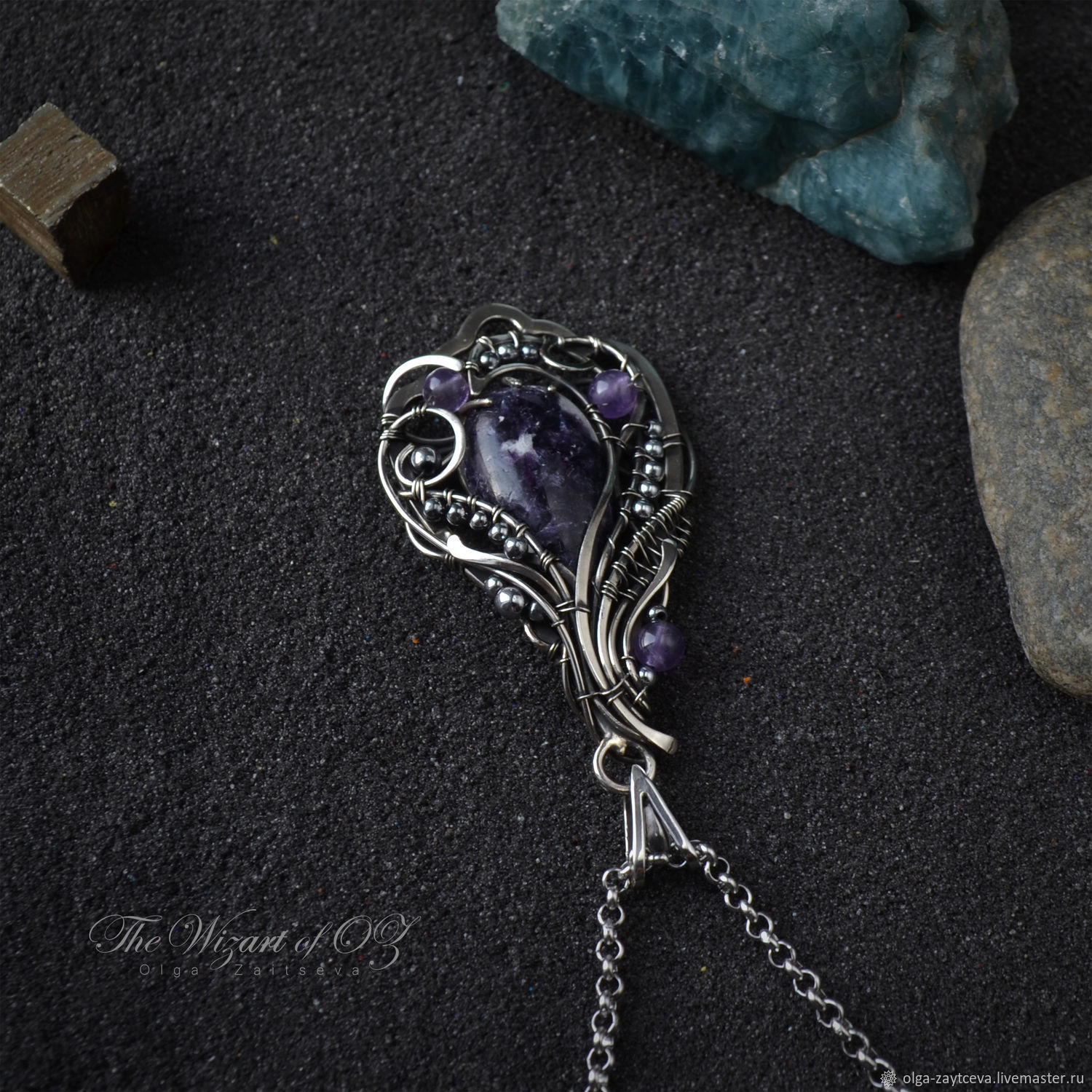 ажурный кулон с камнем. кулоны иркутск. кулон с кровью настоящей. подвеска из липодалита. кулоны иркутск.