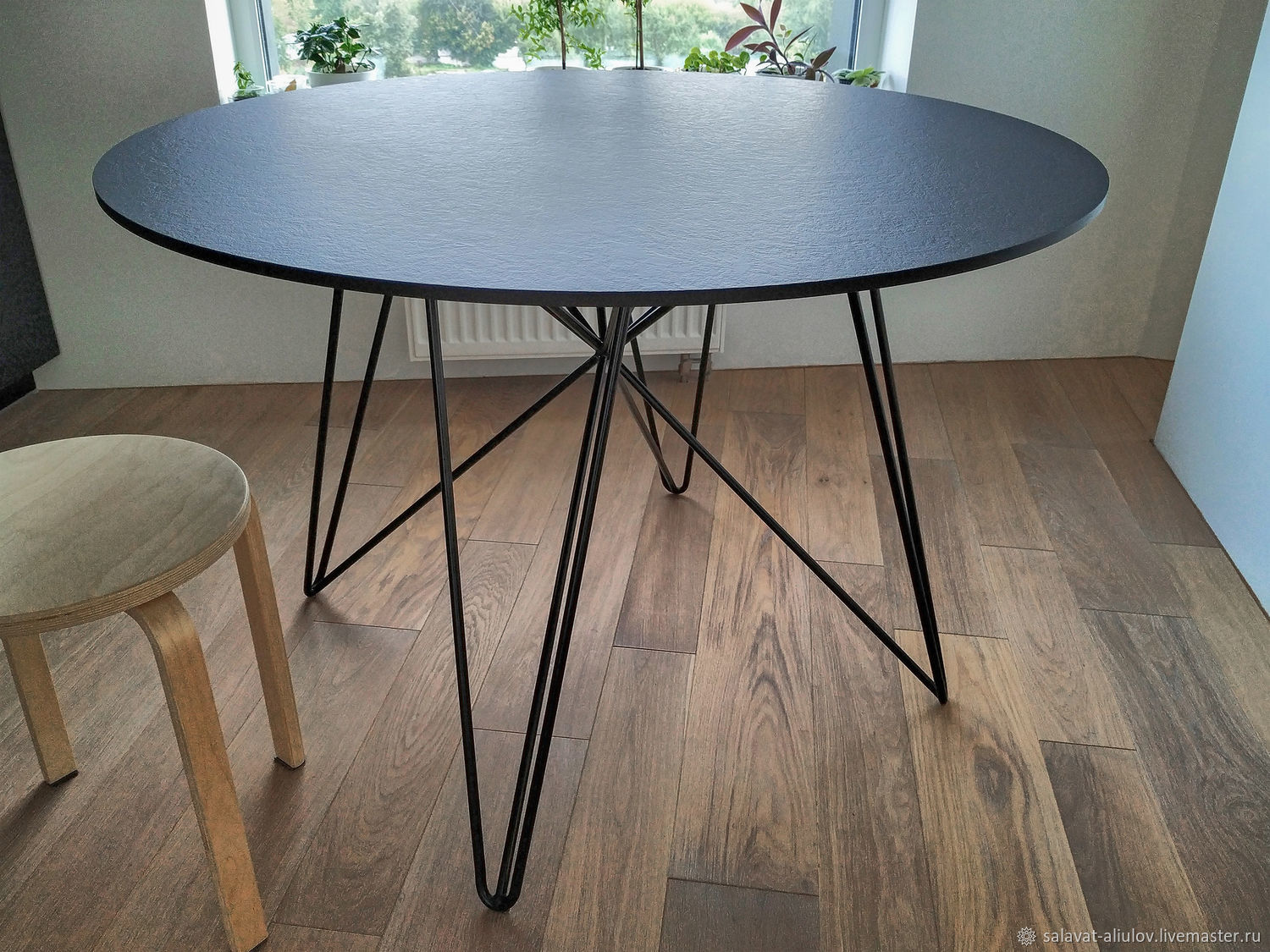 стол кухонный с металлическим подстольем