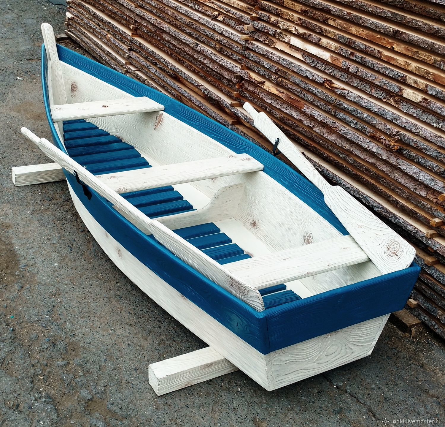 Лодка для ребенка на даче