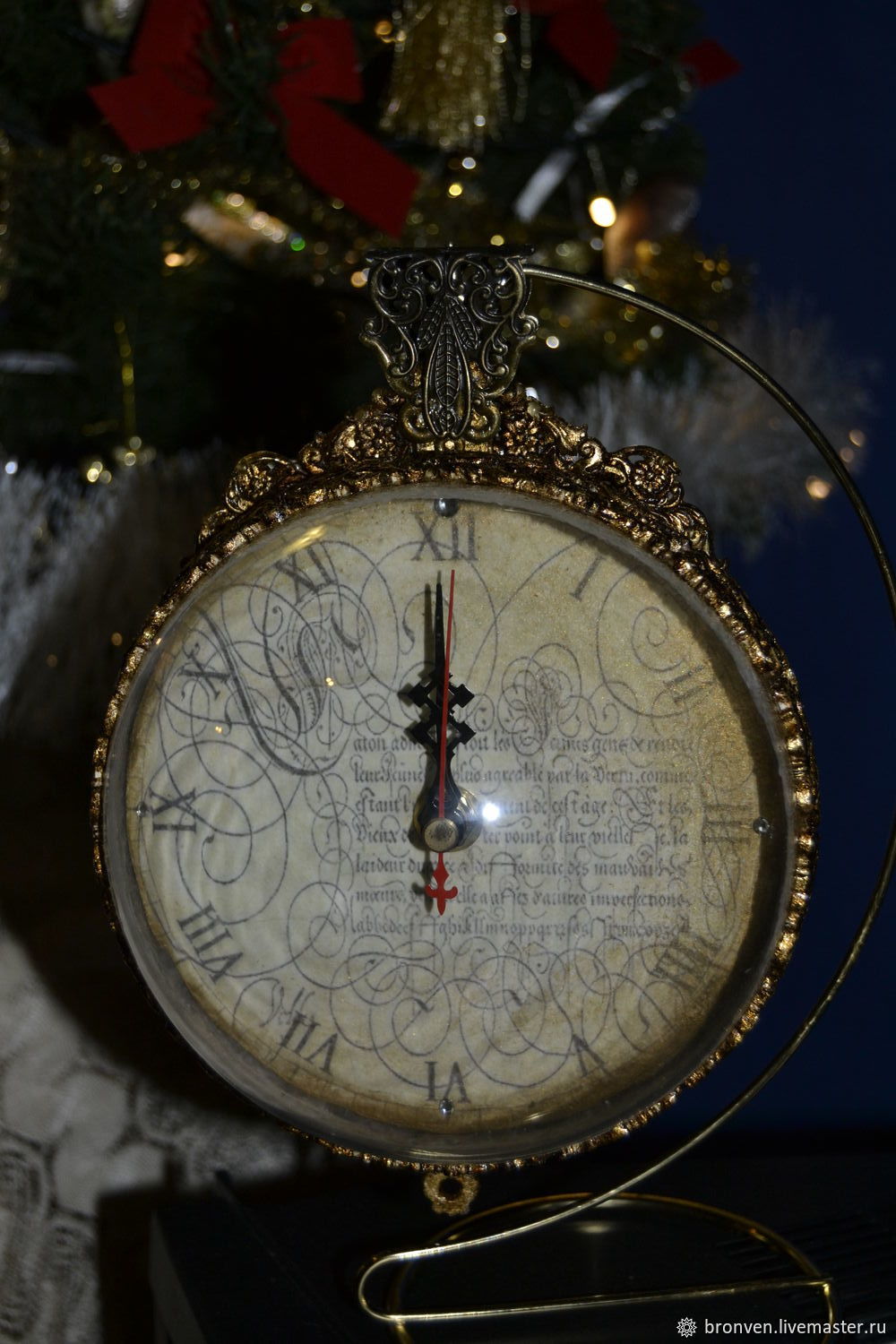 Часы шарова. Часы шар. Часы шар старинные. Елочный шар с часами. Настольные часы шар.