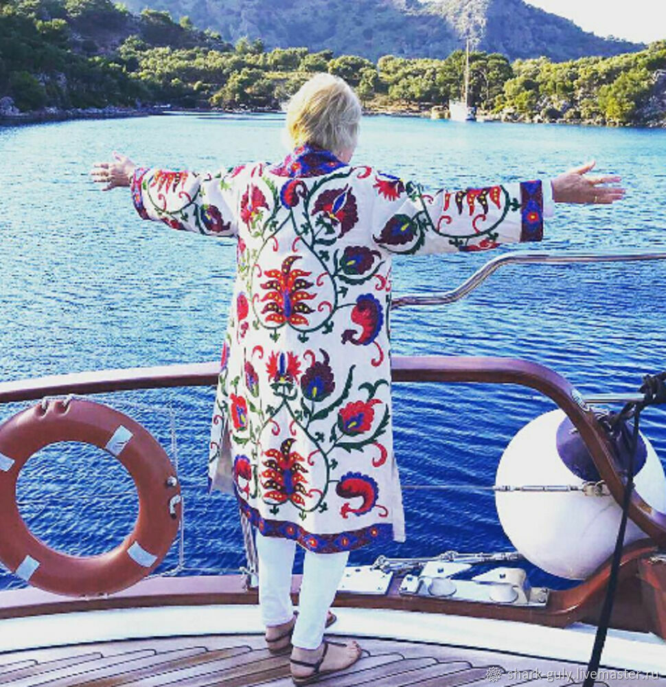 Халат киген жезөкшелер