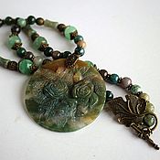 Украшения handmade. Livemaster - original item Stone rose necklace with large carved agate green pendant. Handmade.