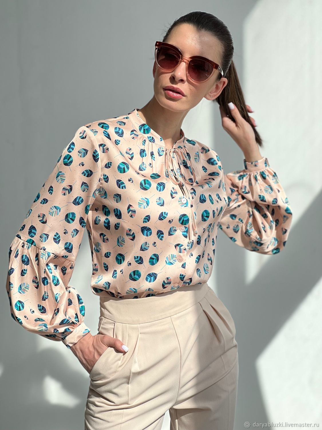 Блузка с широкими рукавами – купить на Ярмарке Мастеров – QQH2URU ...