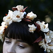 Sprigs of freesia to decorate wedding hairstyles