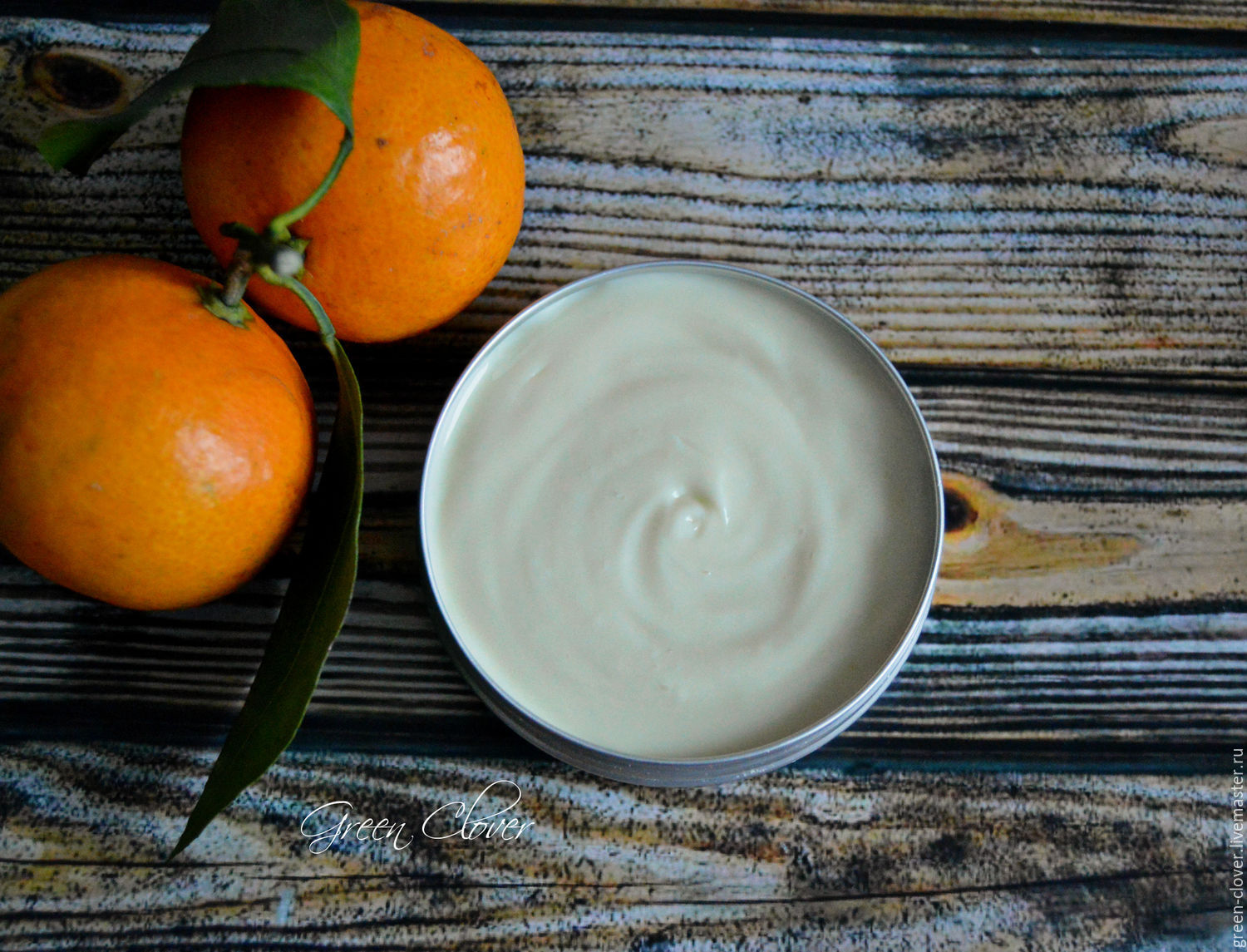 Мандаринов крем. Мандариновое мороженое. Мандариновый крем-брюле. Мандарины на столе. Легкие десерты с мандаринами.