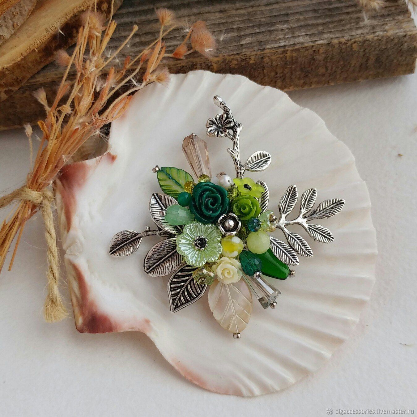 Модные броши 2022. Броши для лета. Летние броши из бисера. Брошь звезда баон. Брошь лето-ветерок e198624.