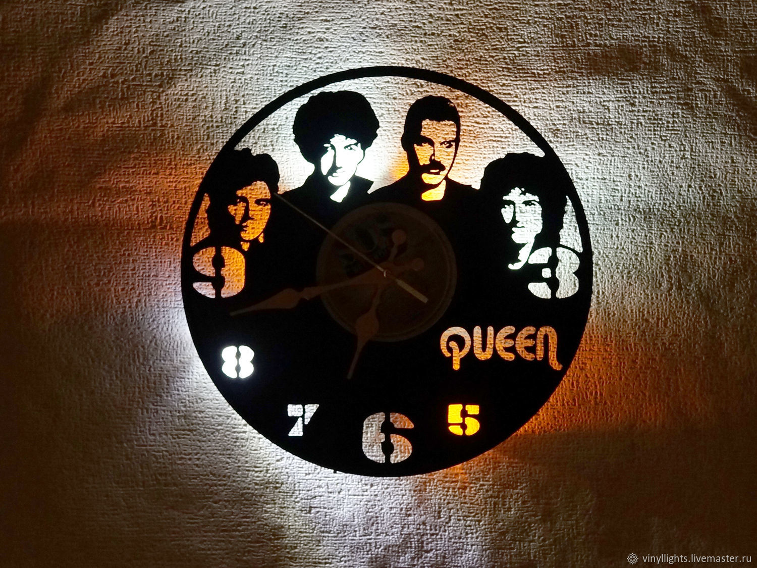 Настенные часы с LED подсветкой из виниловой пластинки Queen в интернет ...