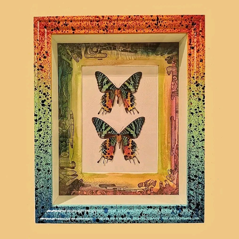 Композиция “Сердце с живыми бабочками”