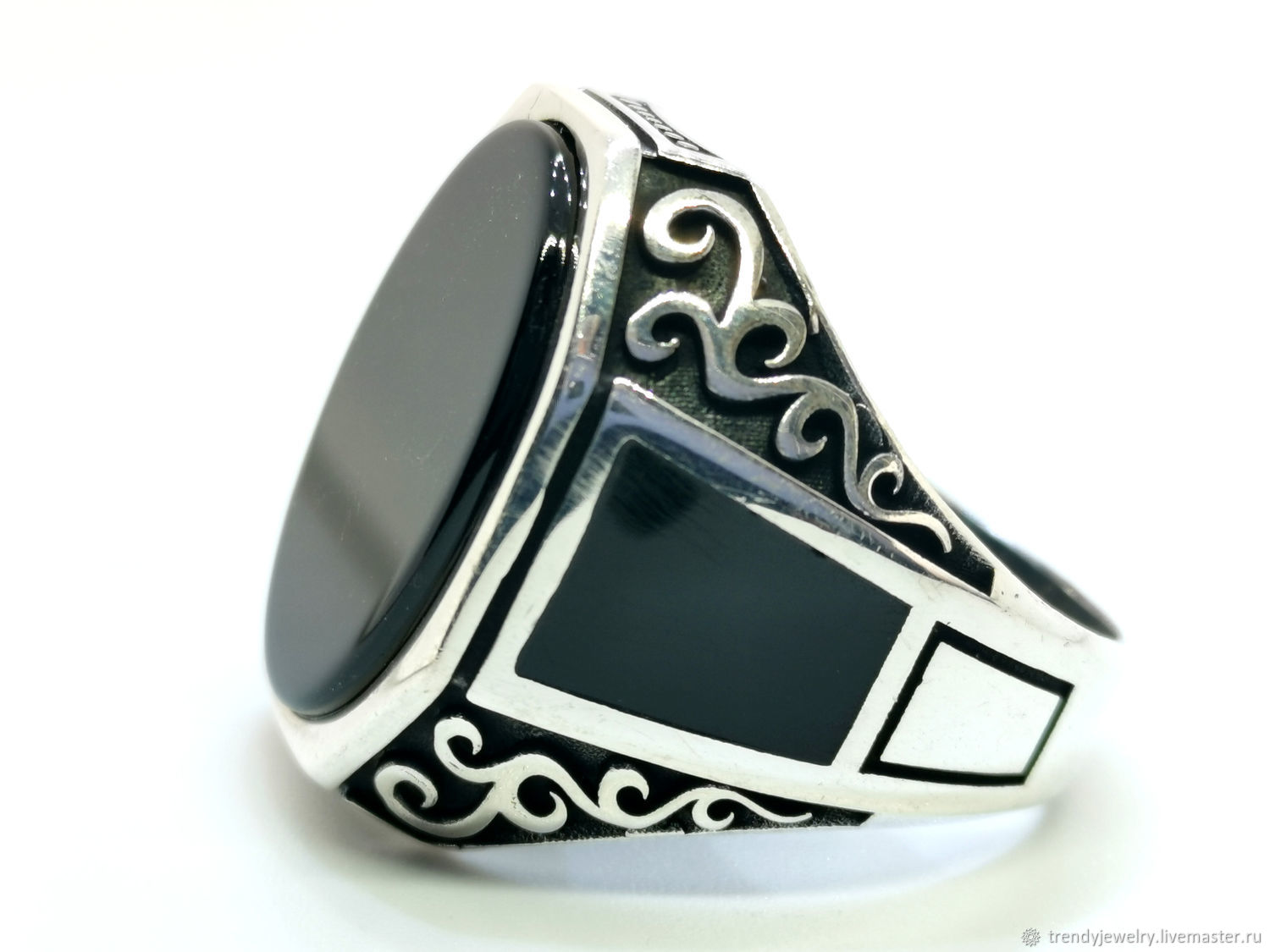 Перстни мужские серебро с камнями. Кольцо мужское серебро печатка черный камень. Печатка агат перстень кольцо. Damiani перстень с агатом. Черный агат серебряный перстень кольцо для мужчины с черным камнем.