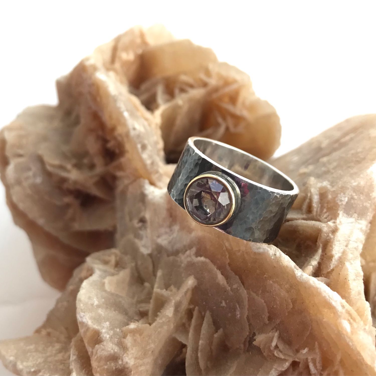 Кольцо кованое из серебра с раухтопазом купить в интернет-магазине ...