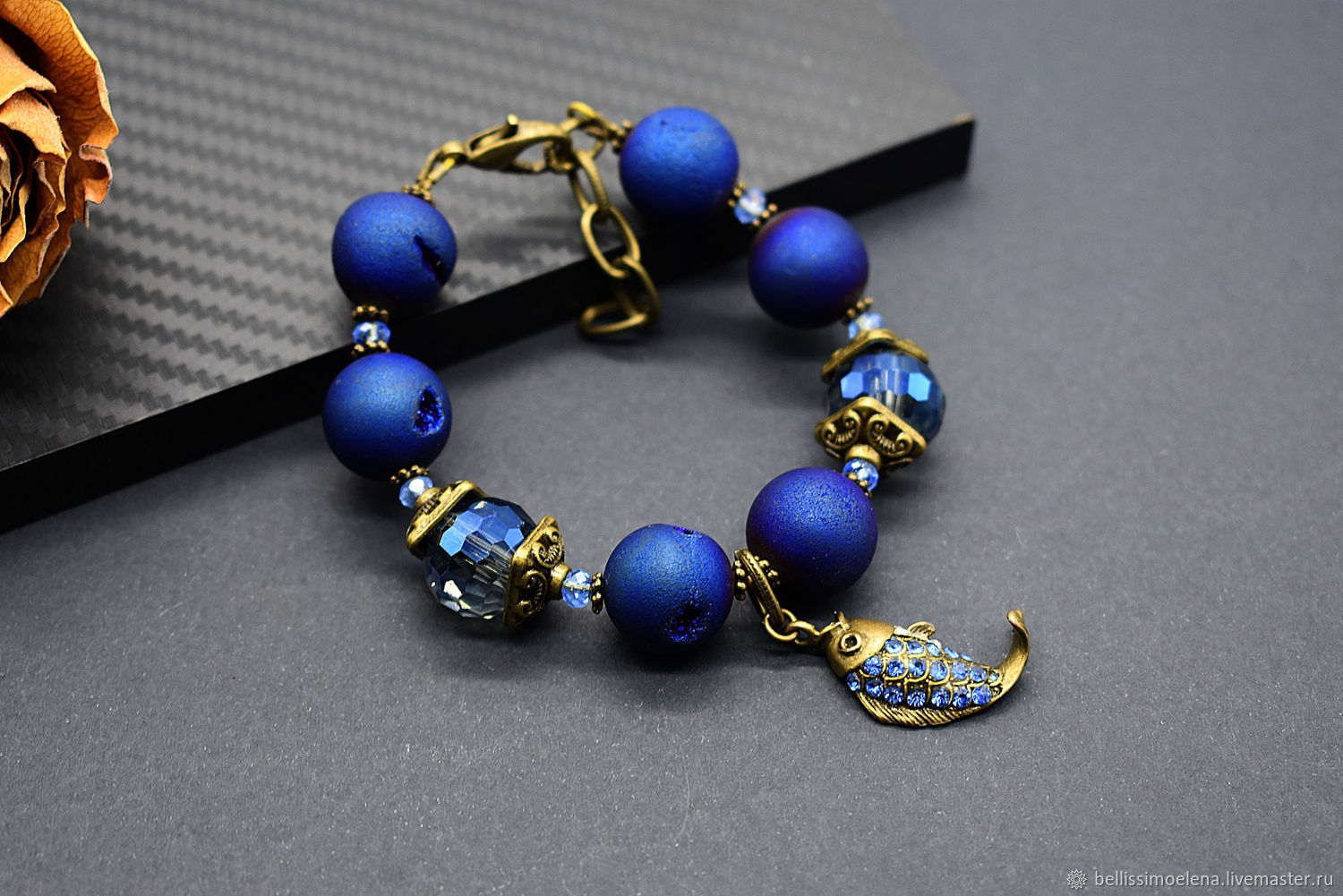 Браслет из натуральных камней. Браслет с подвеской, синий, бронза. в ...