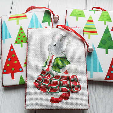 Елочные игрушки: Мышки Придворные новогодний интерьер ручной вышивкой