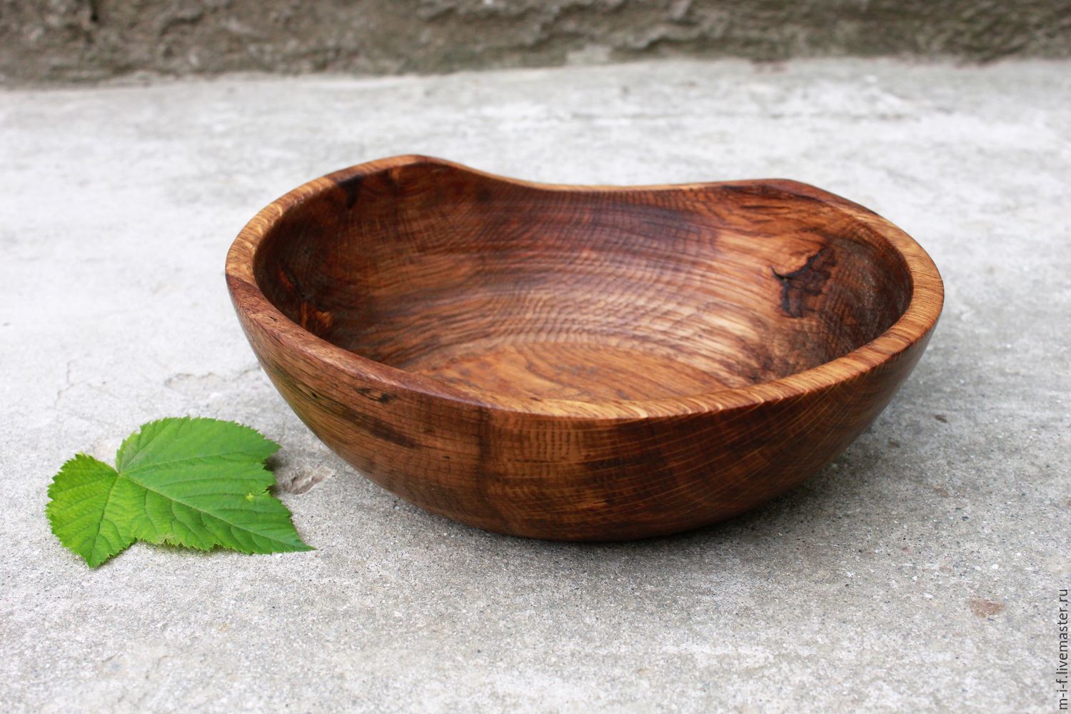 Деревянная миска 9. Деревянная тарелка. Тарелки из дерева. Тарелки из массива дерева. Старинная деревянная тарелка.