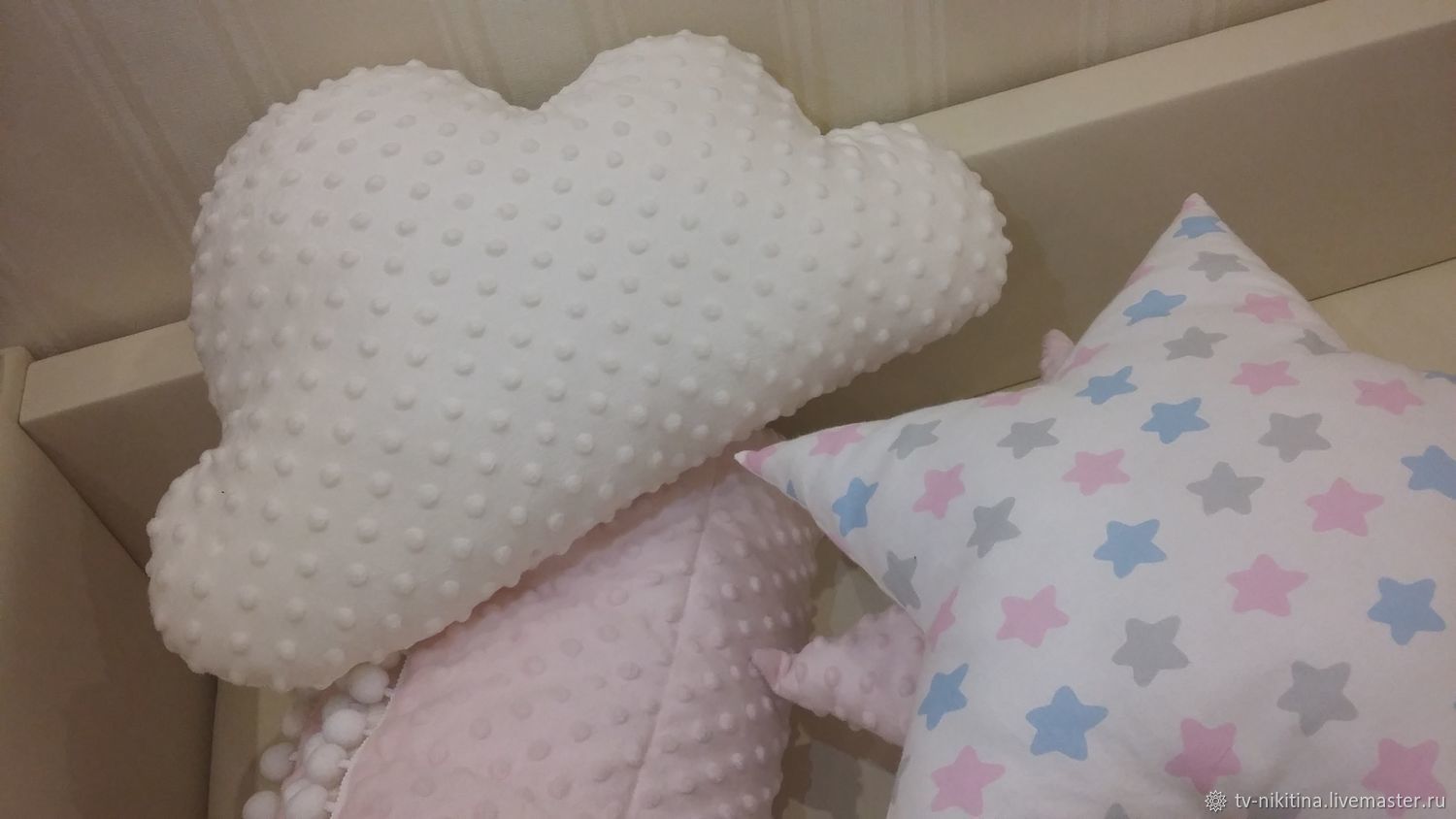 Декоративные подушки для детских кроватей