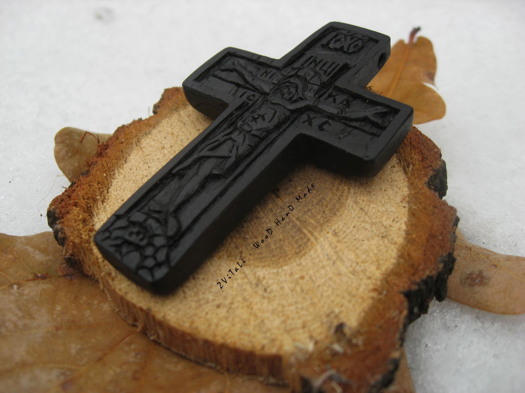 Деревянные мужские крестики. Деревянный крестик. Деревянный крест. Крест нательный деревянный. Нательный крестик из дерева.