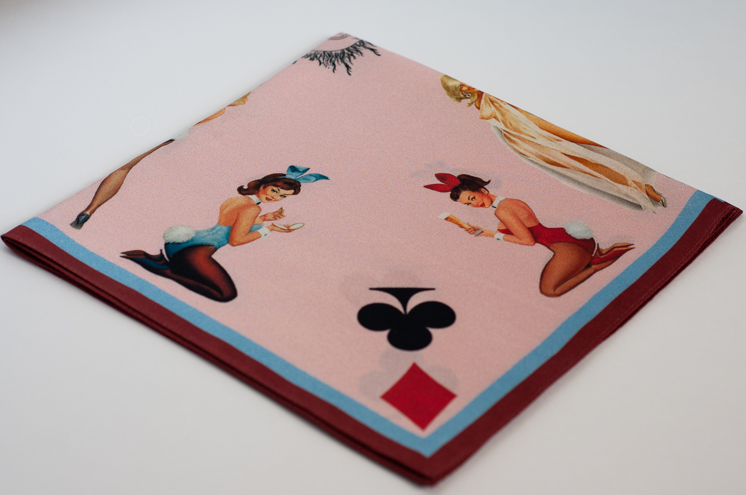 Платок в стиле Pin up