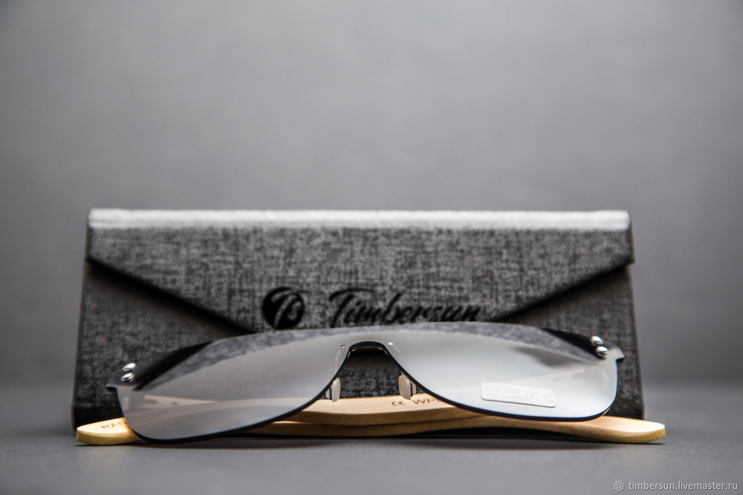 Солнцезащитные очки с деревянными дужками:Модель "Shield Grey" от...