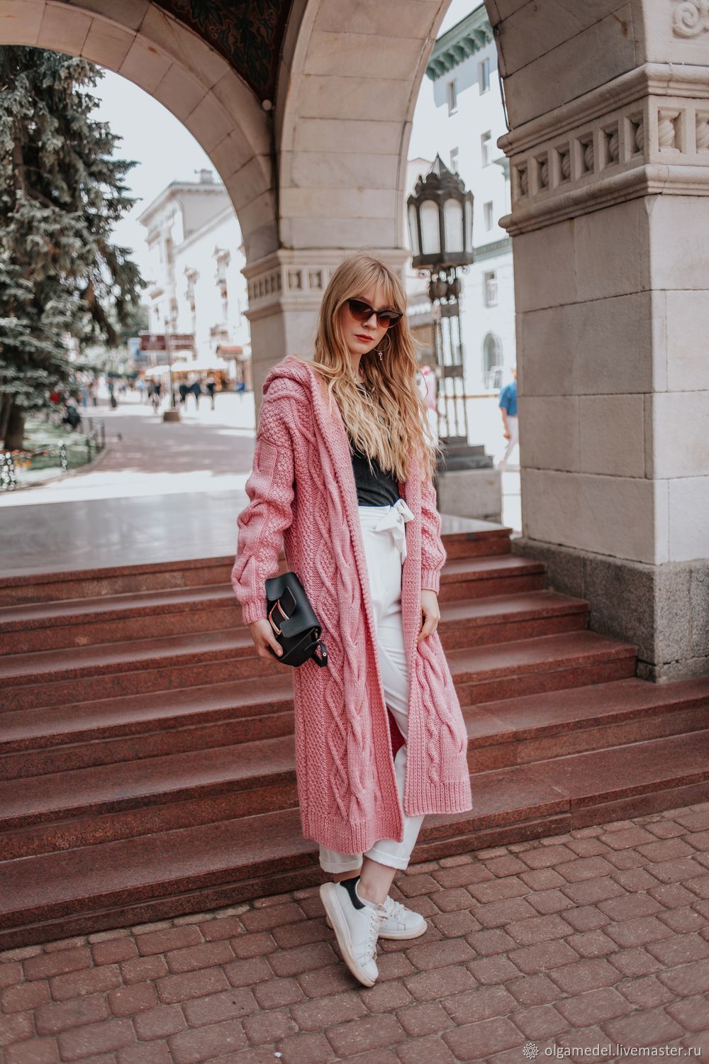 Женские розовые пальто