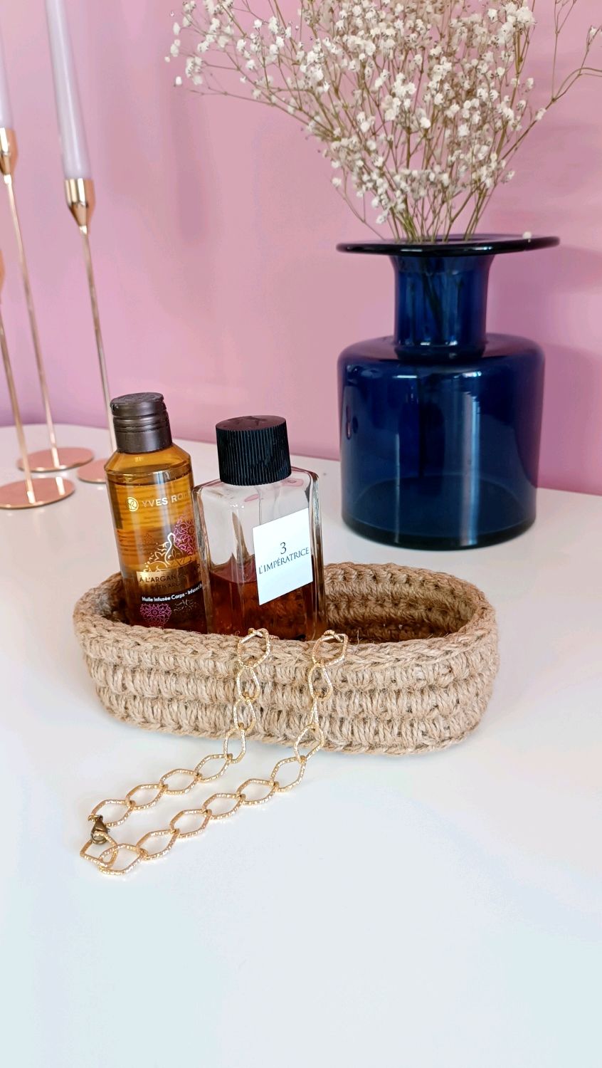 Корзина из джута овальная для косметики или подарков – купить онлайн на ...