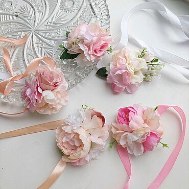 Бутоньерка для жениха с голубыми и молочными цветами, Бут-101 – купить ...