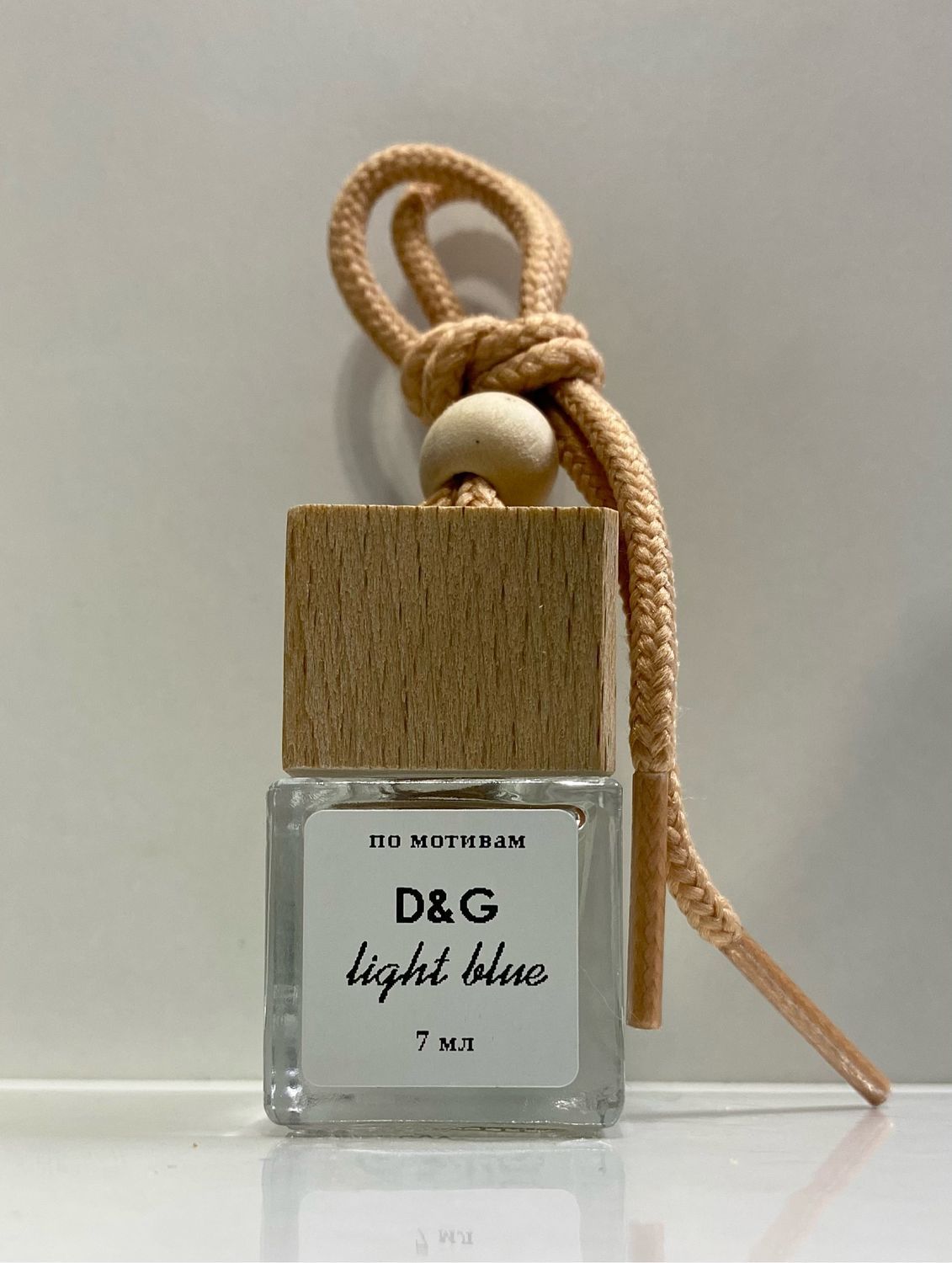 Ароматизатор для авто «D&G. Light blue» купить в интернет-магазине Ярмарка  Мастеров по цене 350 ₽ – UI1CGRU | Ароматические диффузоры, Ярославль -  доставка по России