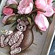 Картина вышитая лентами Мишка Тедди и тюльпаны. Картины. Лето в подарок. Ярмарка Мастеров.  Фото №4