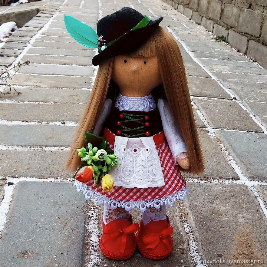 Кукла в немецком национальном костюме