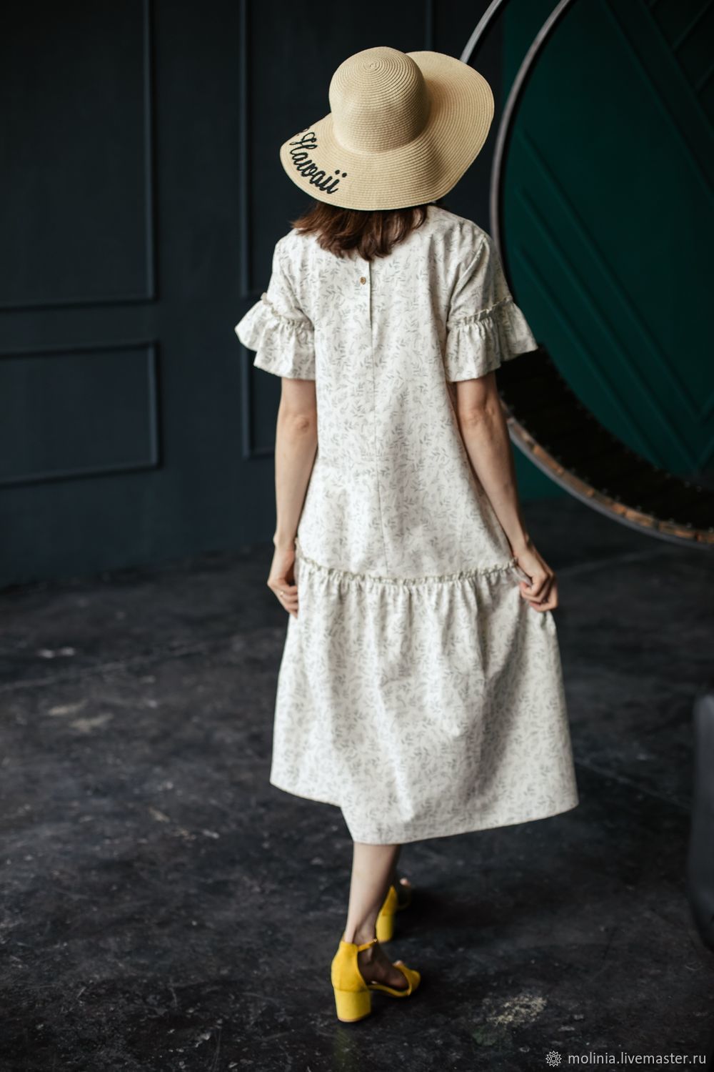 Модное платье из льна