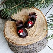 Куклы и игрушки handmade. Livemaster - original item Shoes for Blythe with mushroom fly agarics (color - brown, red). Handmade.