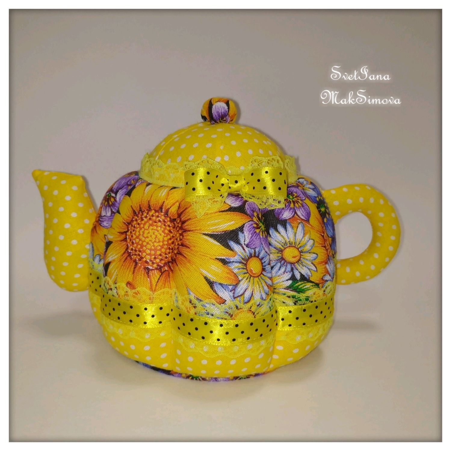 Как можно обрезать детский новогодний мешочек. Барановка сервиз ромашки. Сувениры из смоленска. Подарки вязьма. Чайный сервиз ромашки.