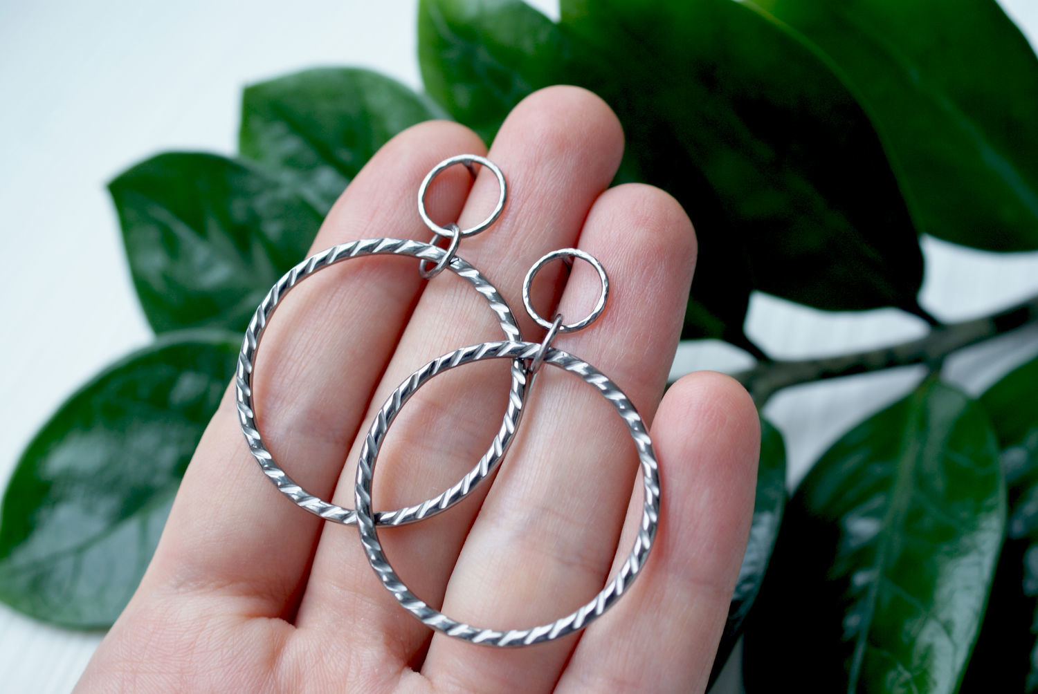 Серьги-кольца из титана, серьги титан, серьги минимализм в интернет ...