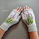Order Knitted mitts with embroidery Lavender gray. Lace knitting workshop. Lidiya.. Livemaster. . Mitts Фото №3