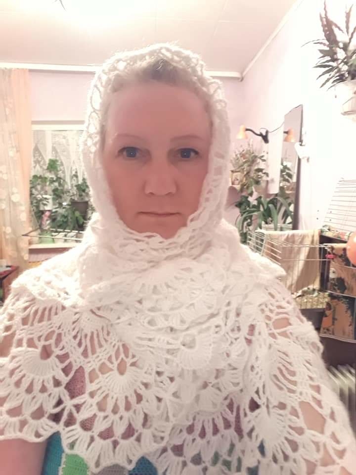 Это я, примеряю шаль заказную.