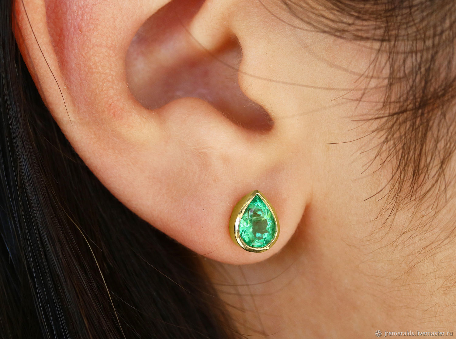 18k Pear Colombian Emerald Earrings Bezel Stud Order 18k Pear Colombian Emerald Earrings Bezel Stud